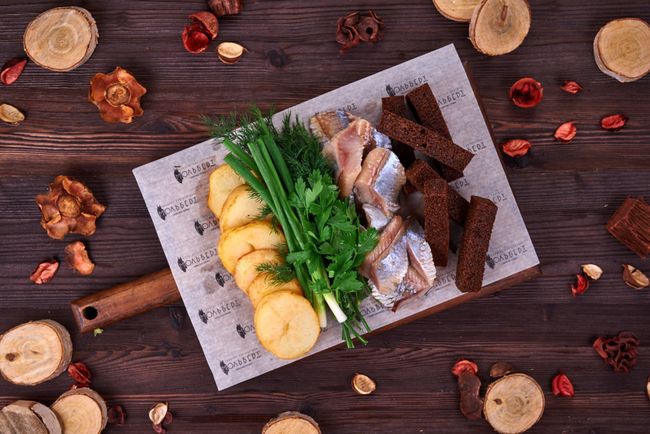 Сельдь с картофелем и хрустящими гренками, 350 г