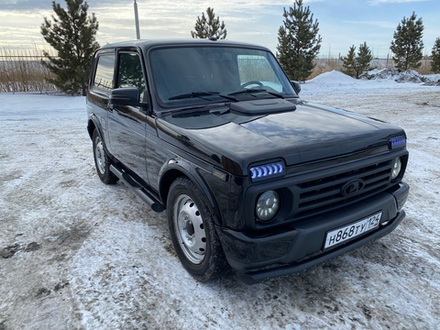 LADA NIVA BLACK 24 (1.7 83hp 5MT)