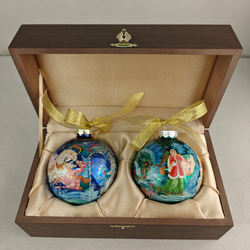 Набор новогодних шаров с ручной росписью "Снежная королева" и "По-щучьему веленью" в футляре