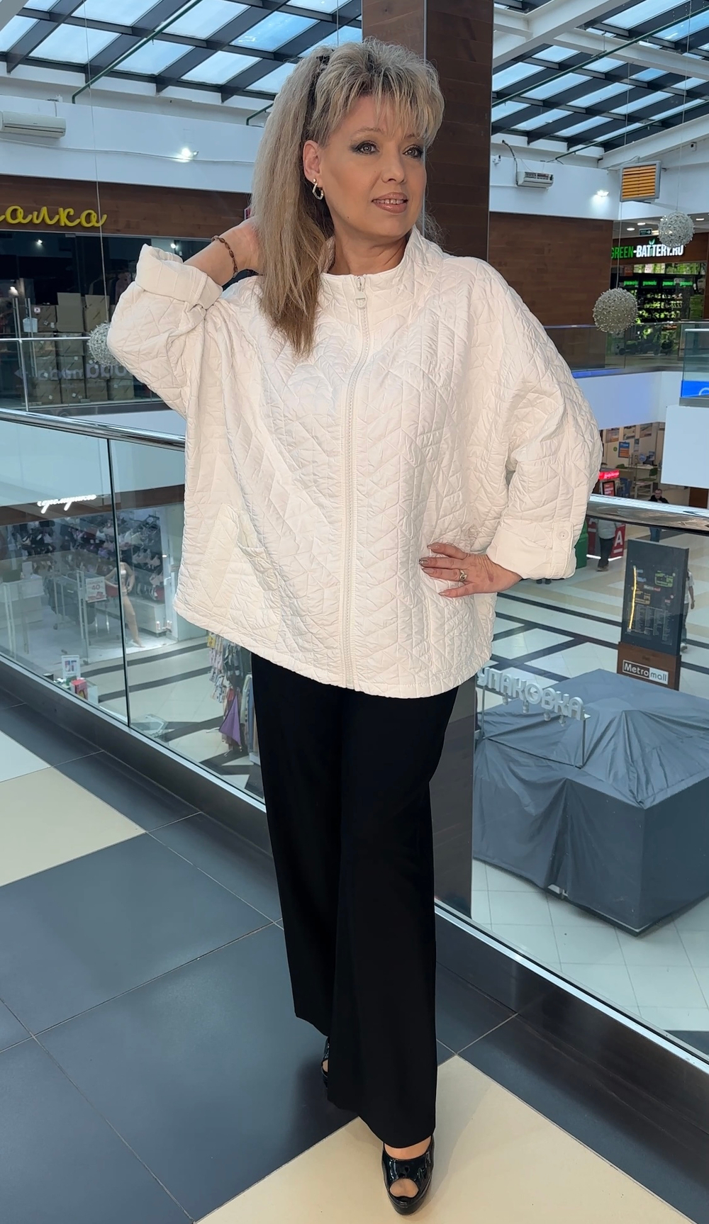 Белая стеганная куртка-жакет "зефирка"