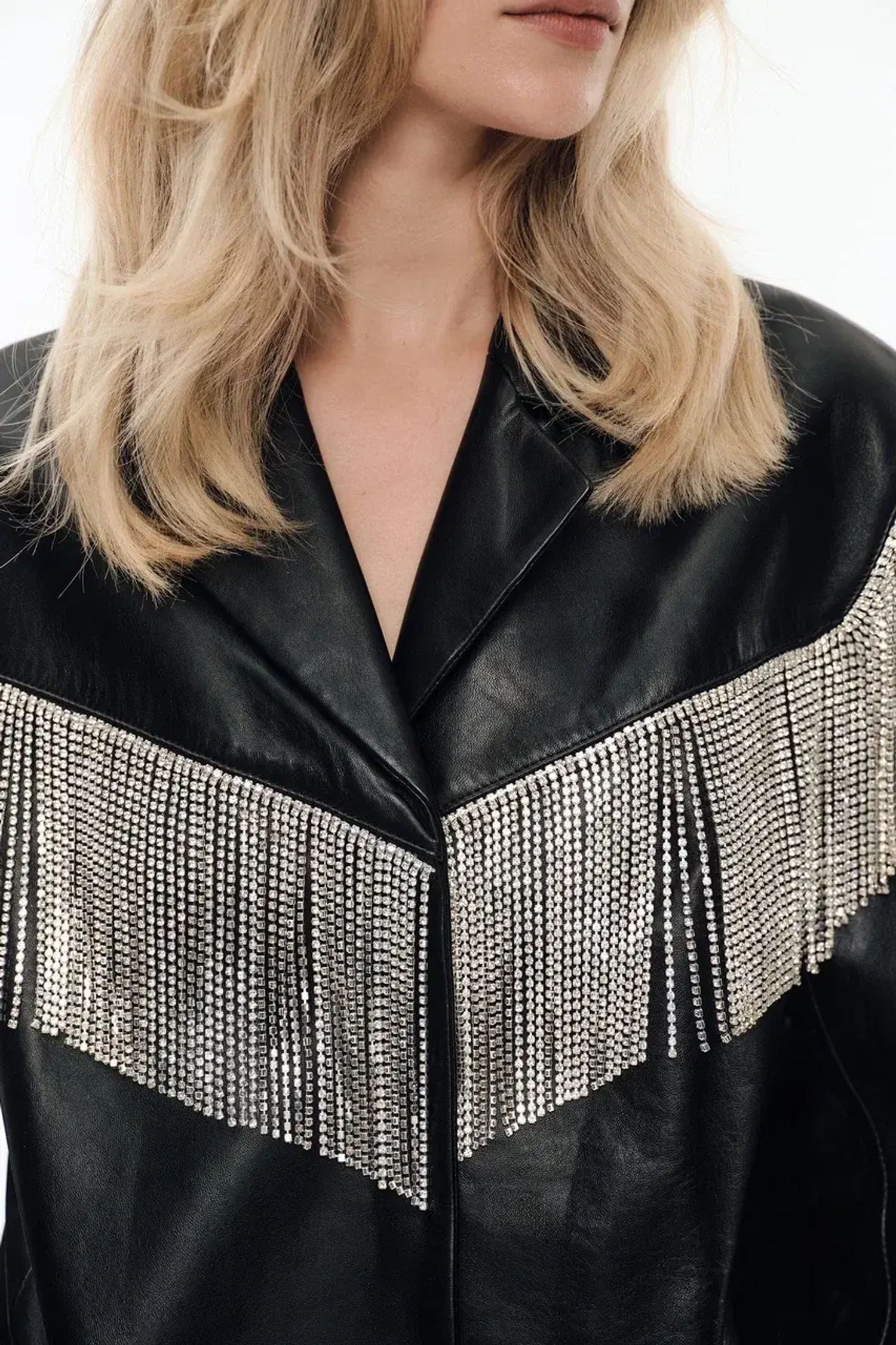 Жакет кожаный с бахромой ((Дерзкий настрой)), черный