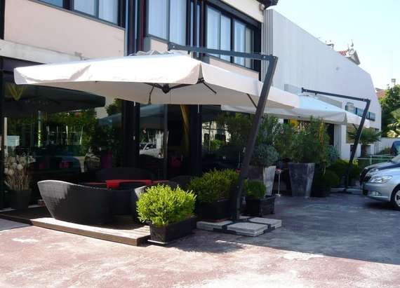 Зонт профессиональный Leonardo Braccio, 400х400 см, антрацит, слоновая кость