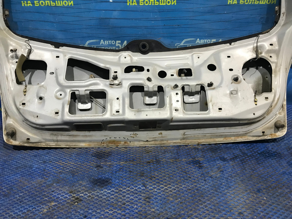 Дверь пятая MAZDA FAMILIA 2001