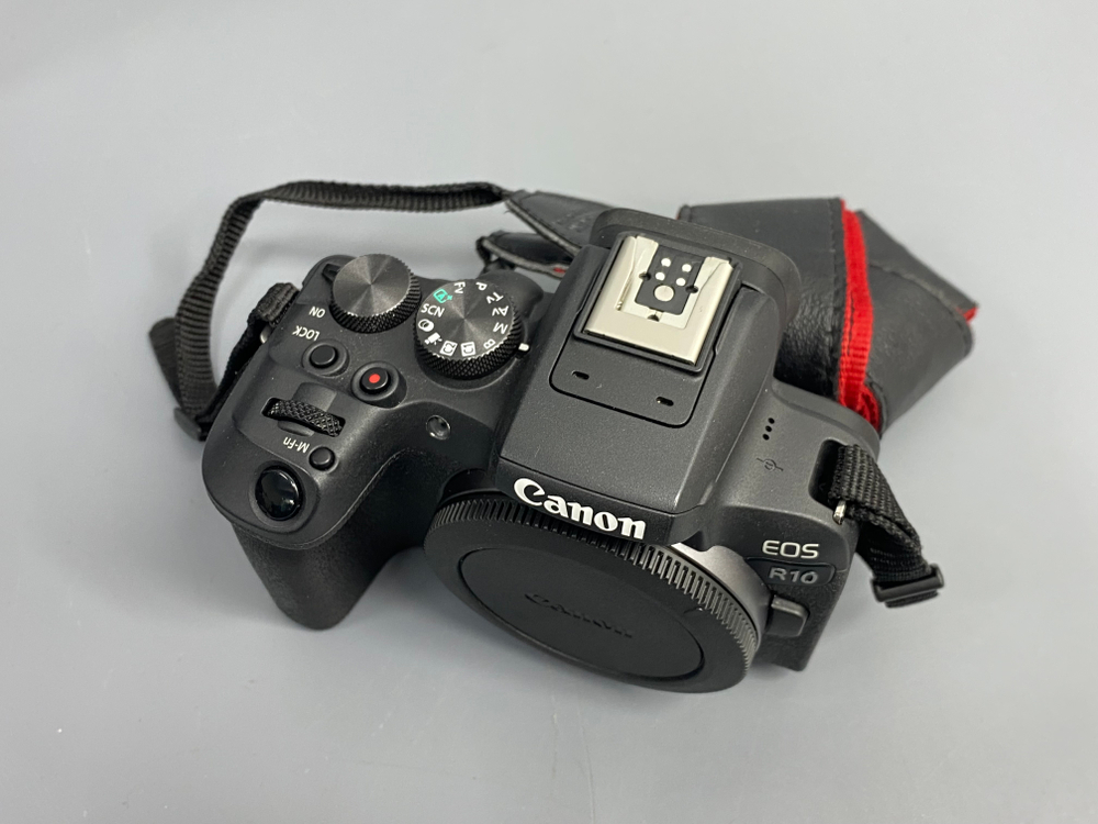 Canon EOS R10