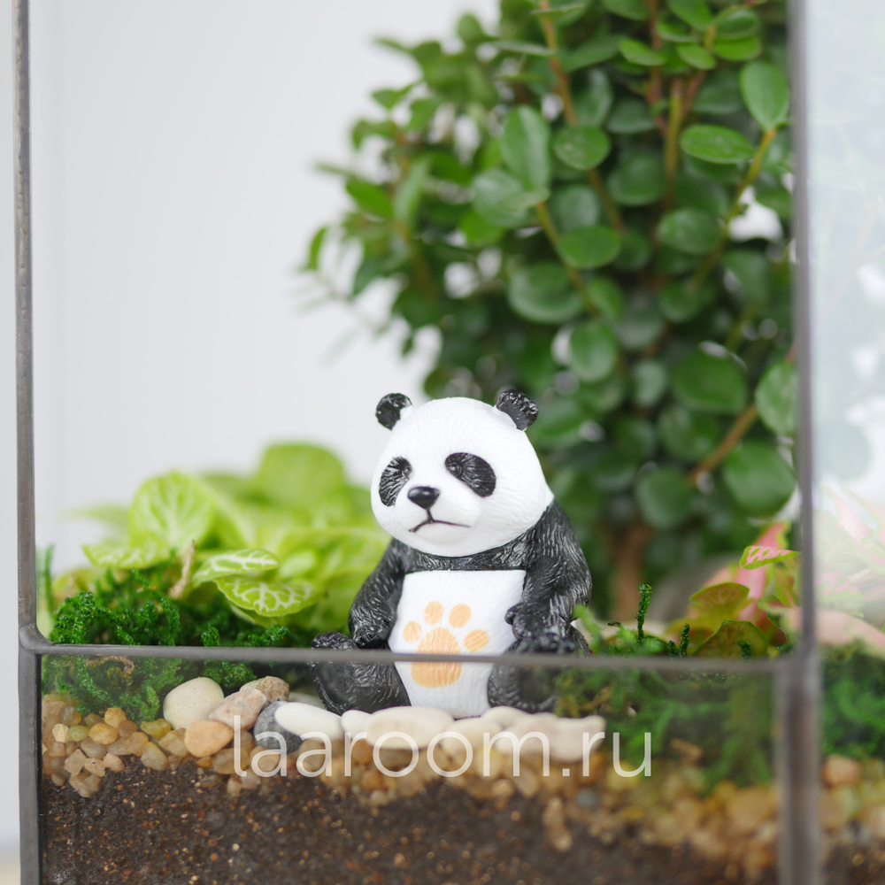 Панда сидячая