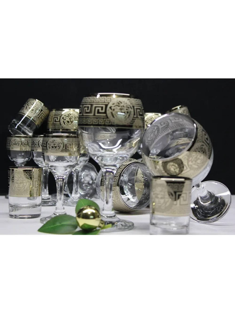 Подарочный набор 18 предметов с фужером