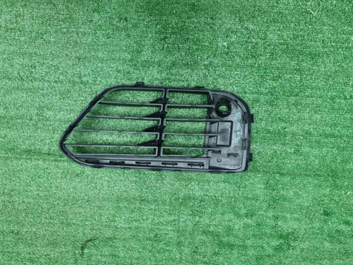 Решетка переднего бампера левая BMW X1 F48 (15-19)