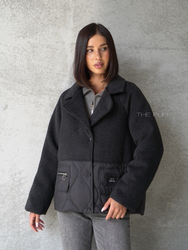 Черная комбинированная куртка с манишкой