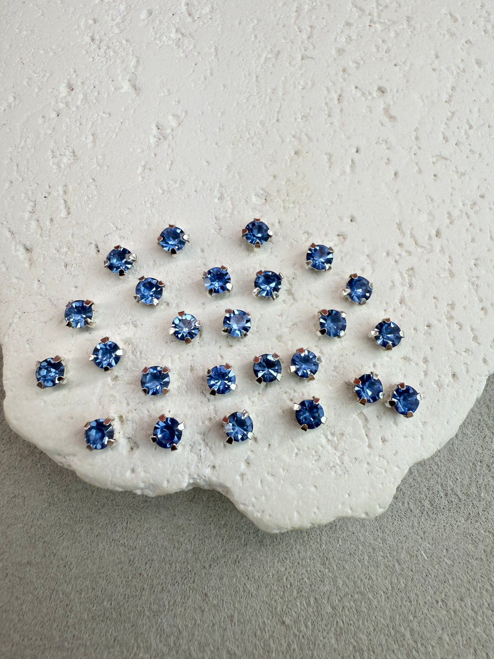 Шатоны 4 мм, Сапфир в серебре, 25 шт