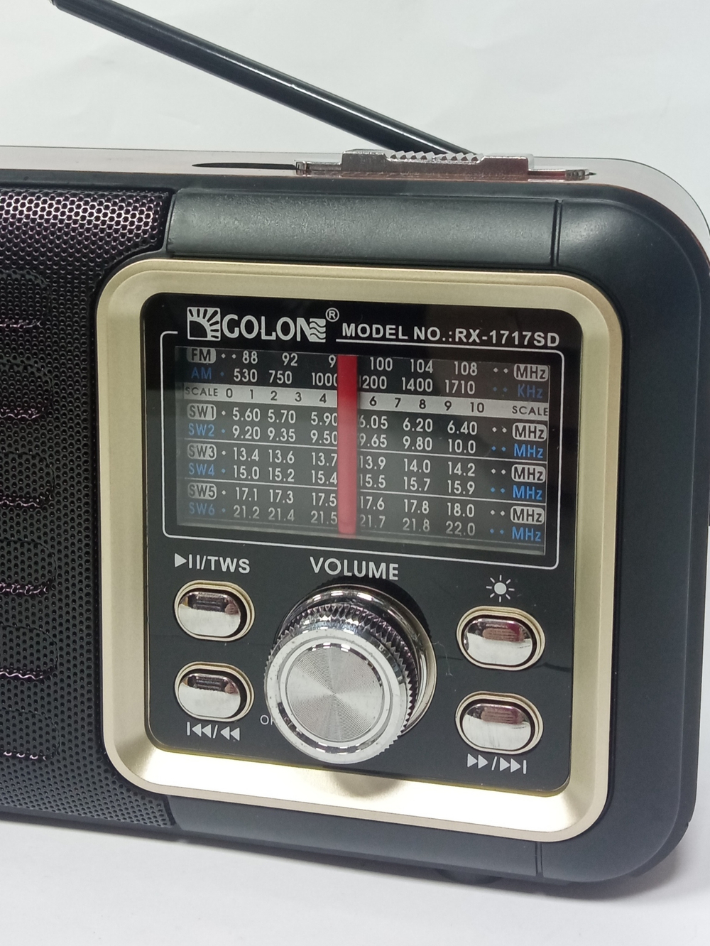 Радиоприемник с MP3 плеером+Solar panel Golon RX1717SD