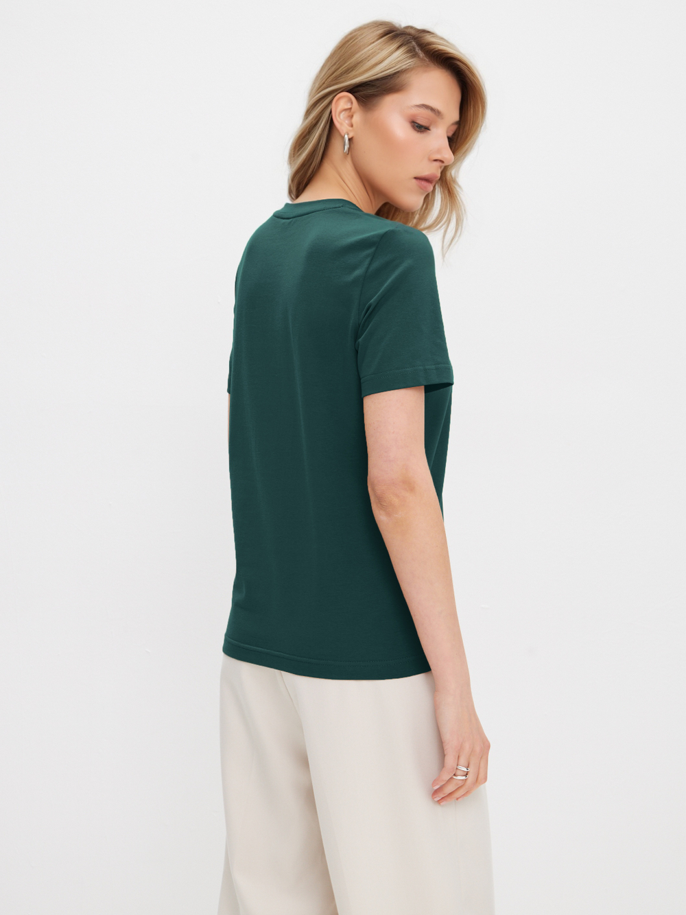 Базовая классическая футболка из хлопка