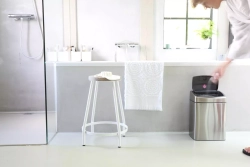 Brabantia - Контейнер для мусора Touch Bin 10л / артикул   47 72 01   / GTIN 8710755477201