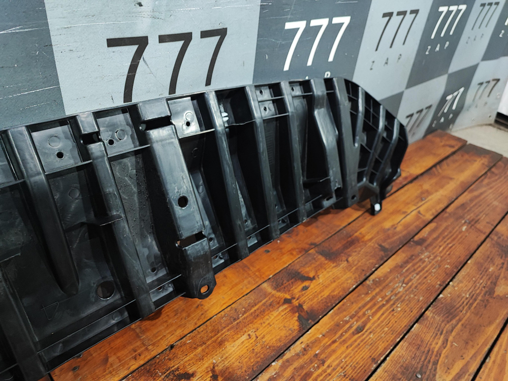 Пыльник двигателя Toyota RAV4 IV XA40 Новый Оригинал 526180R010