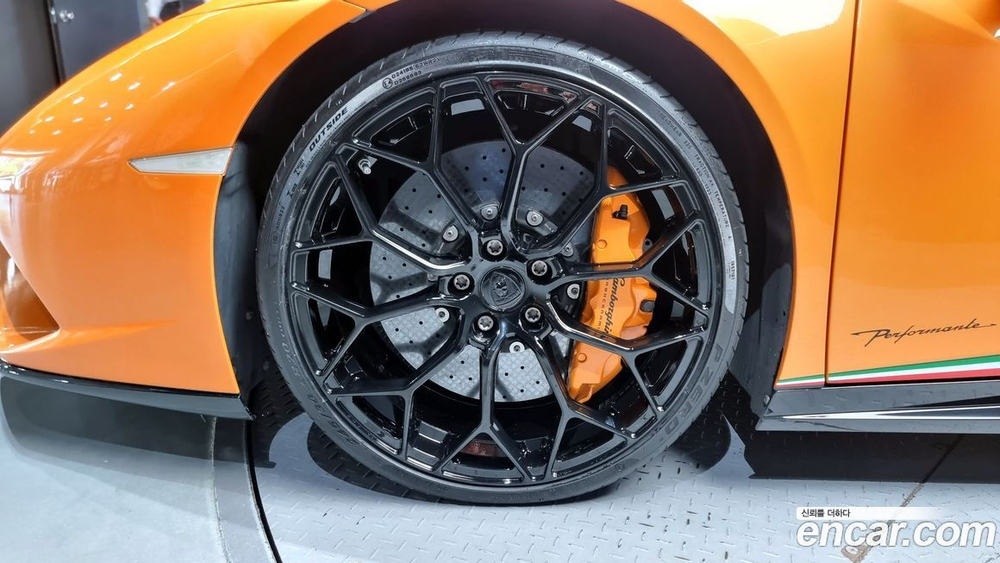 Lamborghini Huracan LP640-4 Spider 퍼포만테 (12.2019)
