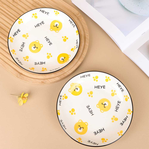 Тарелка с жёлтыми мишками