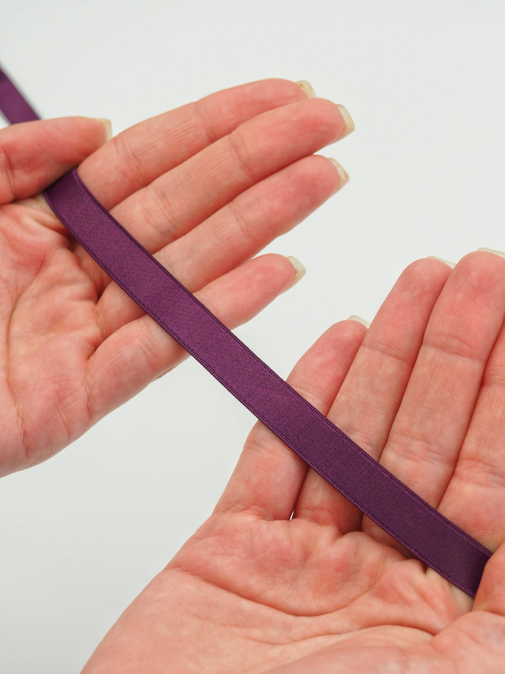 Резинка бретелечная слива глянцевая ширина 10 мм