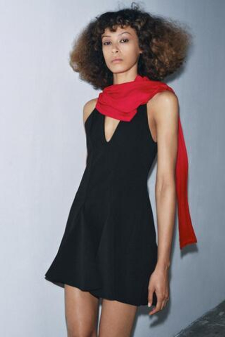 ZARA КОРОТКОЕ ПЛАТЬЕ С ЮБКОЙ ГОДЕ, ЧЕРНЫЙ