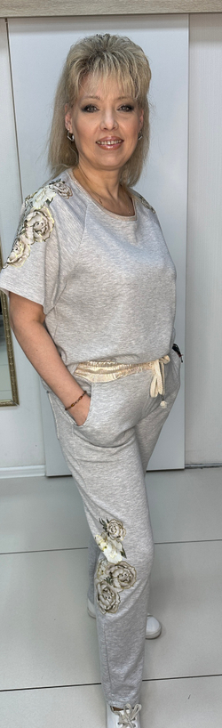 Трикотажный итальянский костюм в серо-меланжевом цвете