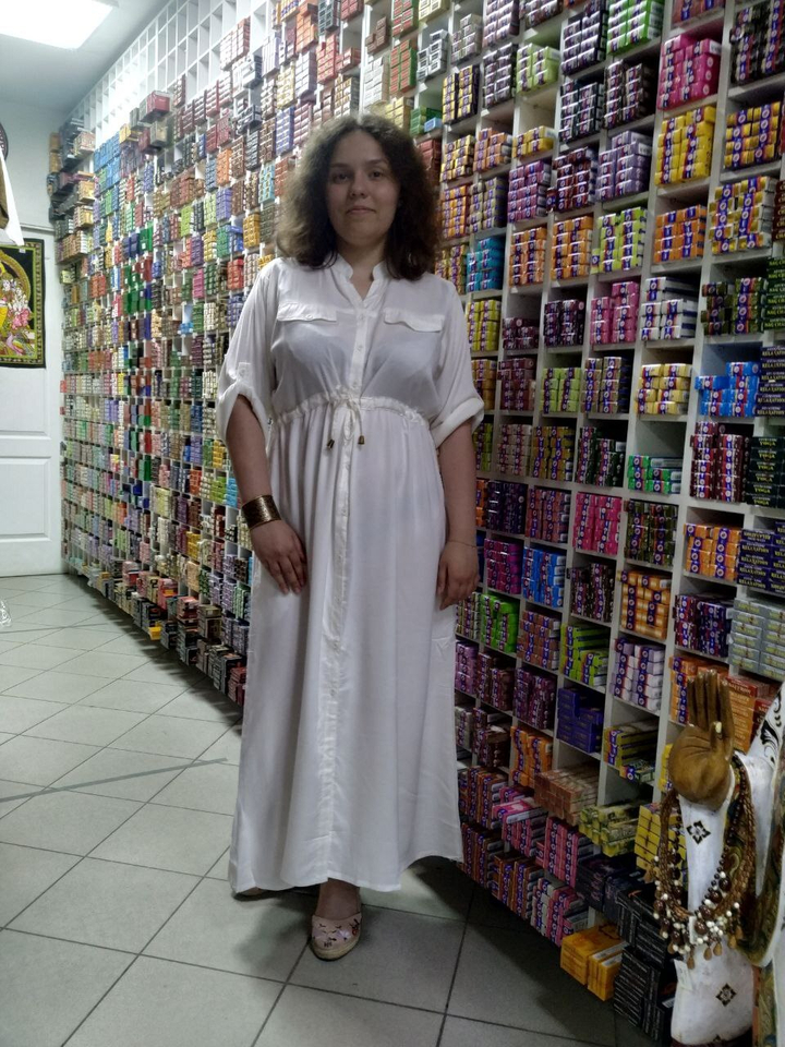 Платье-рубашка макси Shirt с завязками на поясе на пуговках с укороченным рукавом цвет белый