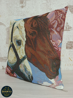 Декоративный гобеленовый чехол для интерьерной подушки Парочка лошадей 38*38