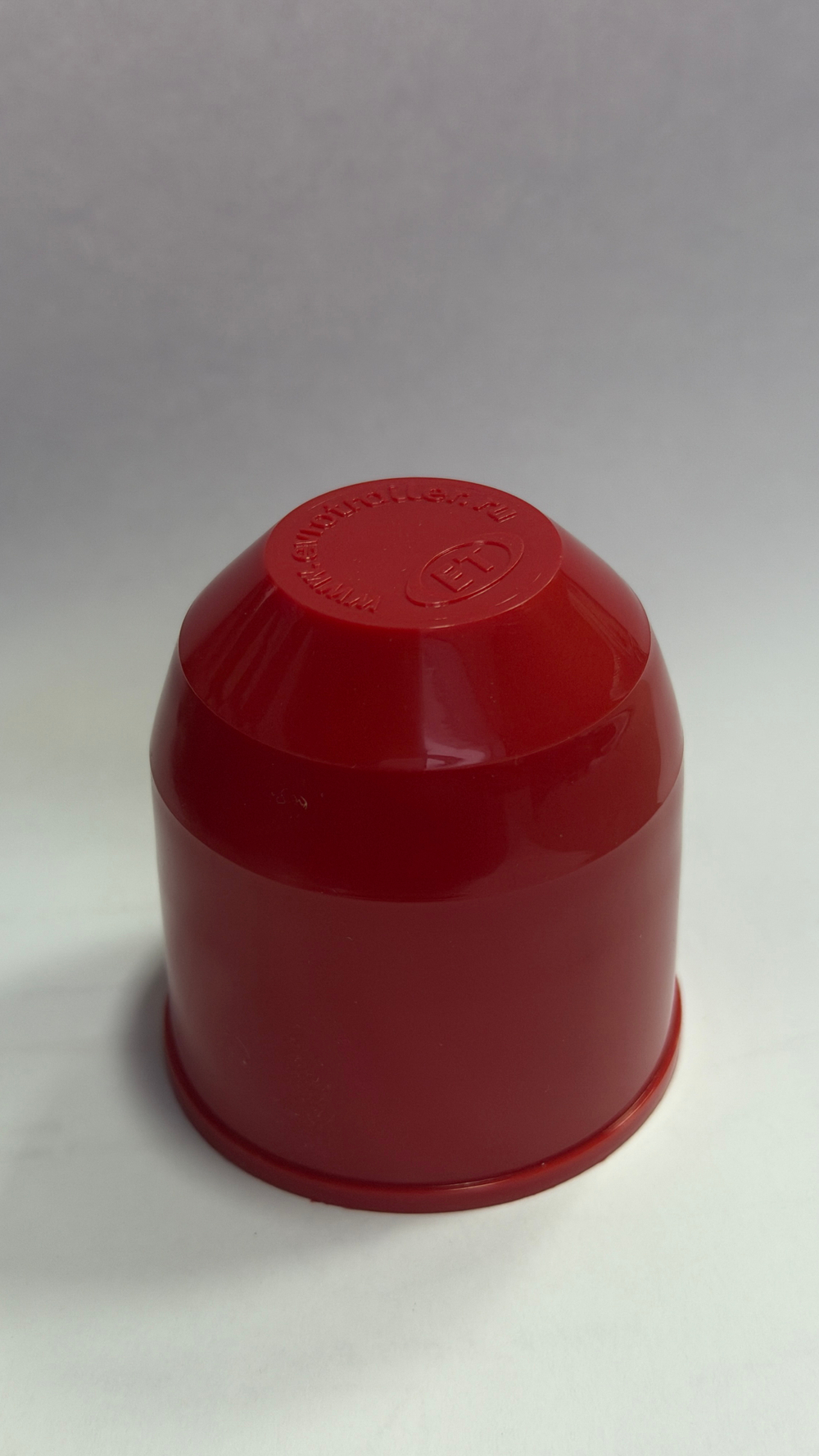 Колпачок на шар фаркопа без надписи, пластик, красный