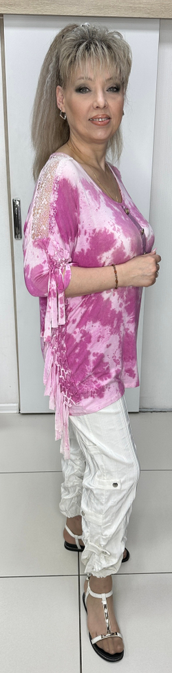 Оригинальный бело-розовый блузон-туника с бахромой