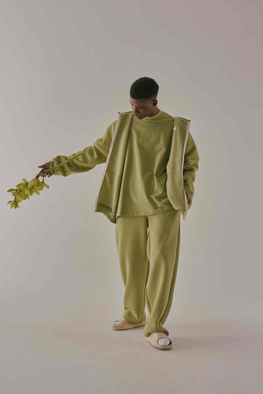 Лонгслив One Two Logo шалфей