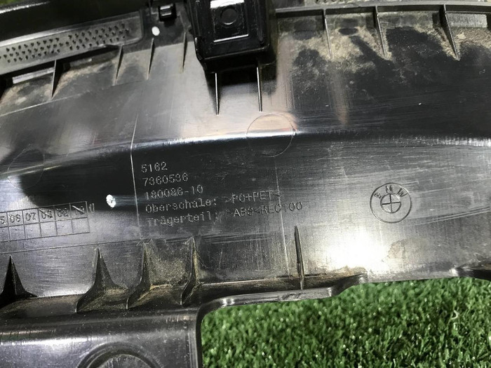 Кронштейн спойлера багажника BMW X1 F48 (15-22)