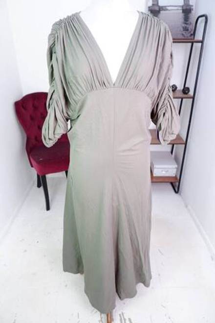 Платье Одевайся Легко практичное, маркировка S, визуально на 44 размер, новое