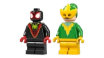 Конструктор LEGO Marvel 11198 Вращение и погоня за электромобилем-динозавром