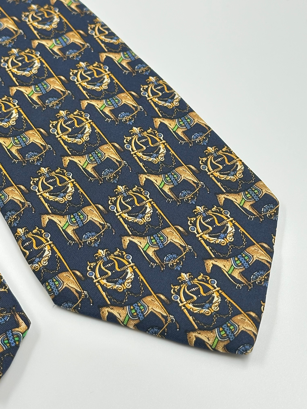 Галстук тёмно-синий с лошадьми Salvatore Ferragamo