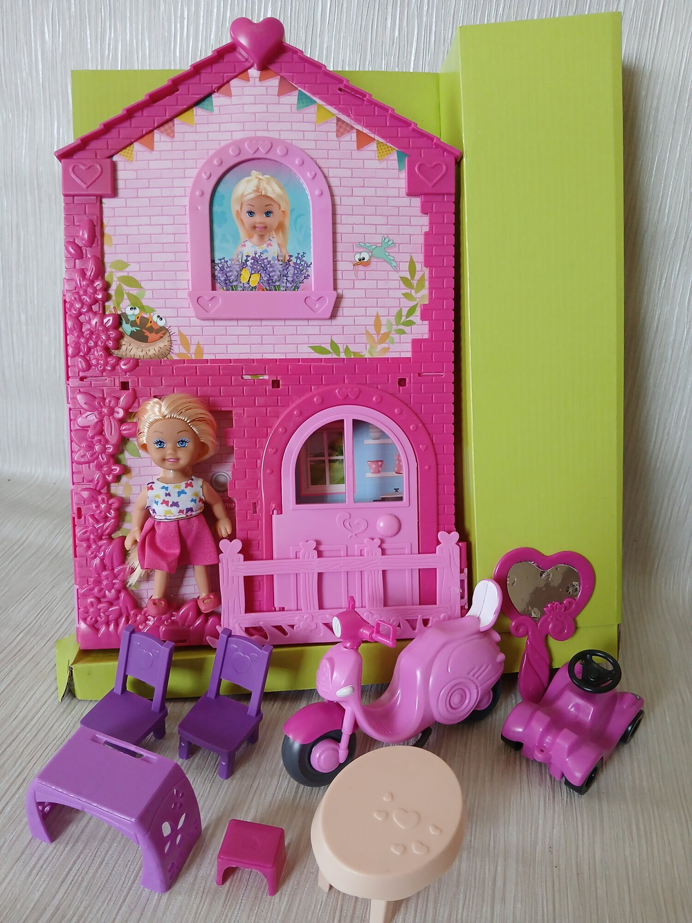 Игровой домик "На вилле" кукла, домик, мебель, машина, мотоцикл. кукла 11,5 см, домик 36 см. Домик в36*ш22*г22см.
