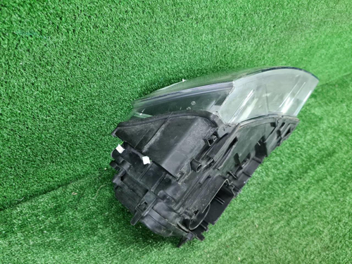 Битая Фара правая Audi Q3 1 8U (2011-2014) ксенон