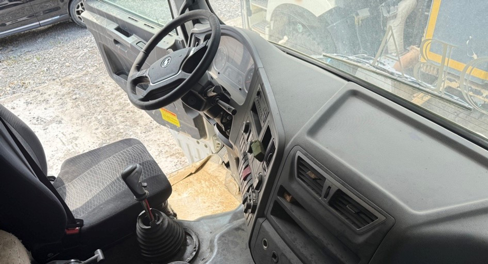 Shacman (Shaanxi) SX* 6x4 Самосвал SX32586T384 (Дизельный, 11,6 л, 430 л.с., МТ)
