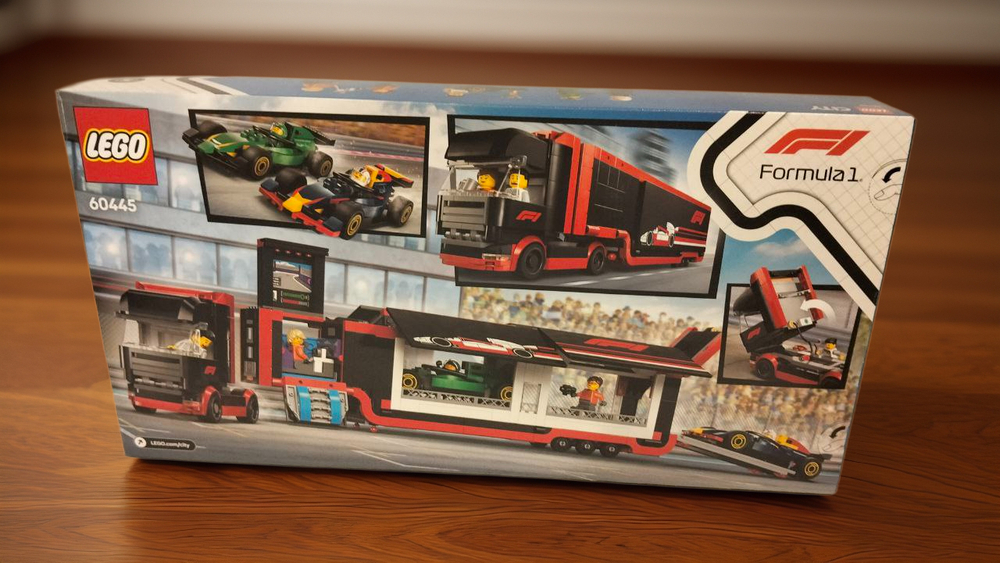 LEGO City 60445 — грузовик F1 с автомобилями RB20 и AMR24, паддок и пит-стоп