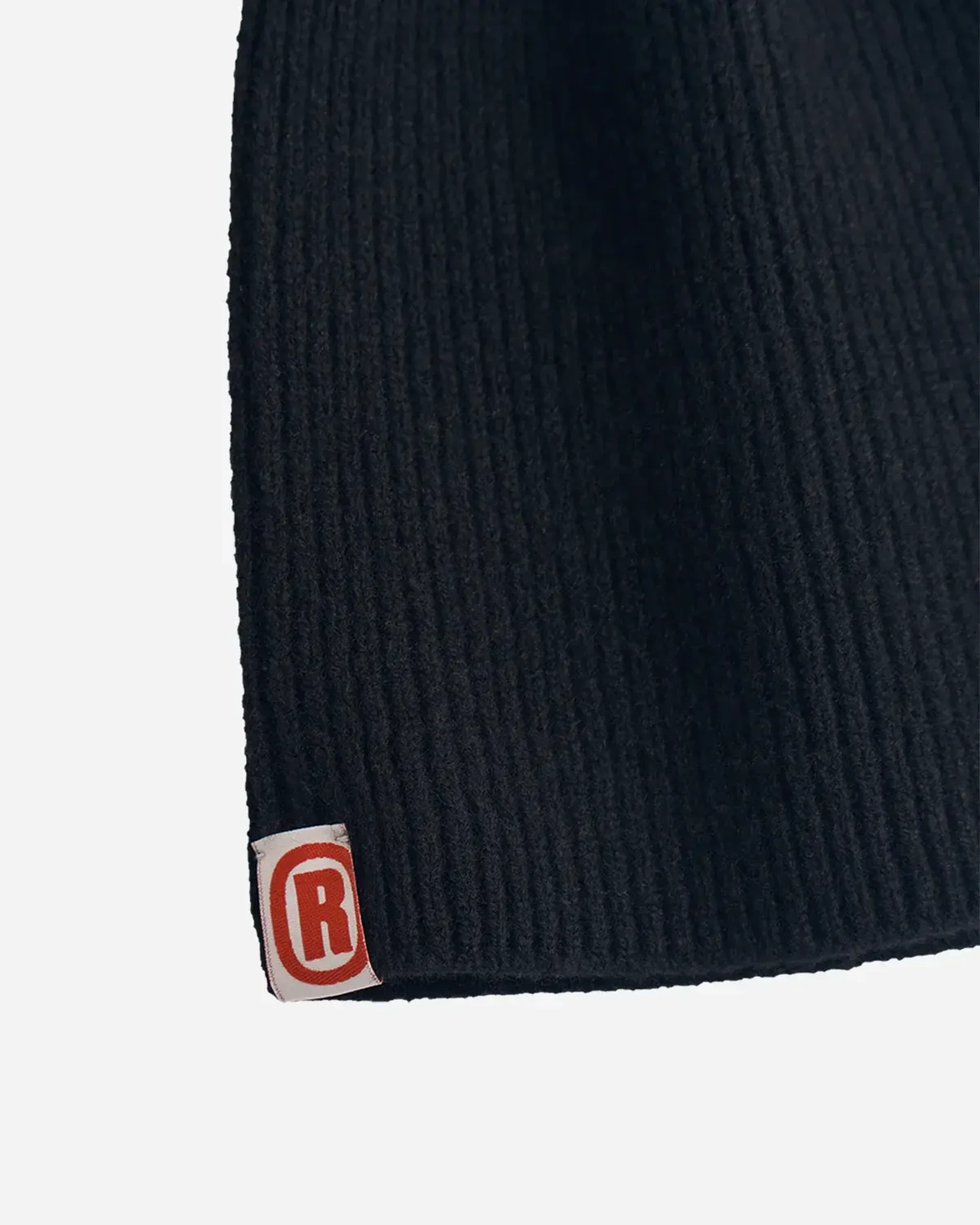 Шапка бини из шерсти мериноса черная