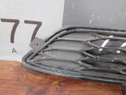 Решетка переднего бампера Kia Optima 4 (JF) 18-20 Б/У Оригинал 86561D4520