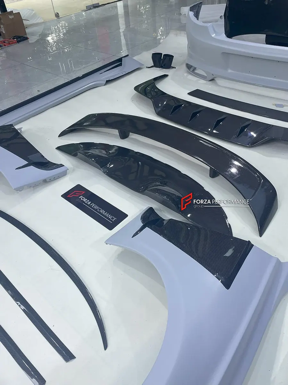 Широкий карбоновый обвес для Bentley Continental GT GTC 2018-2024 Бентли Континенталь