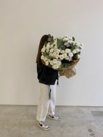 Гранд букет из хризантемы и эвкалипта