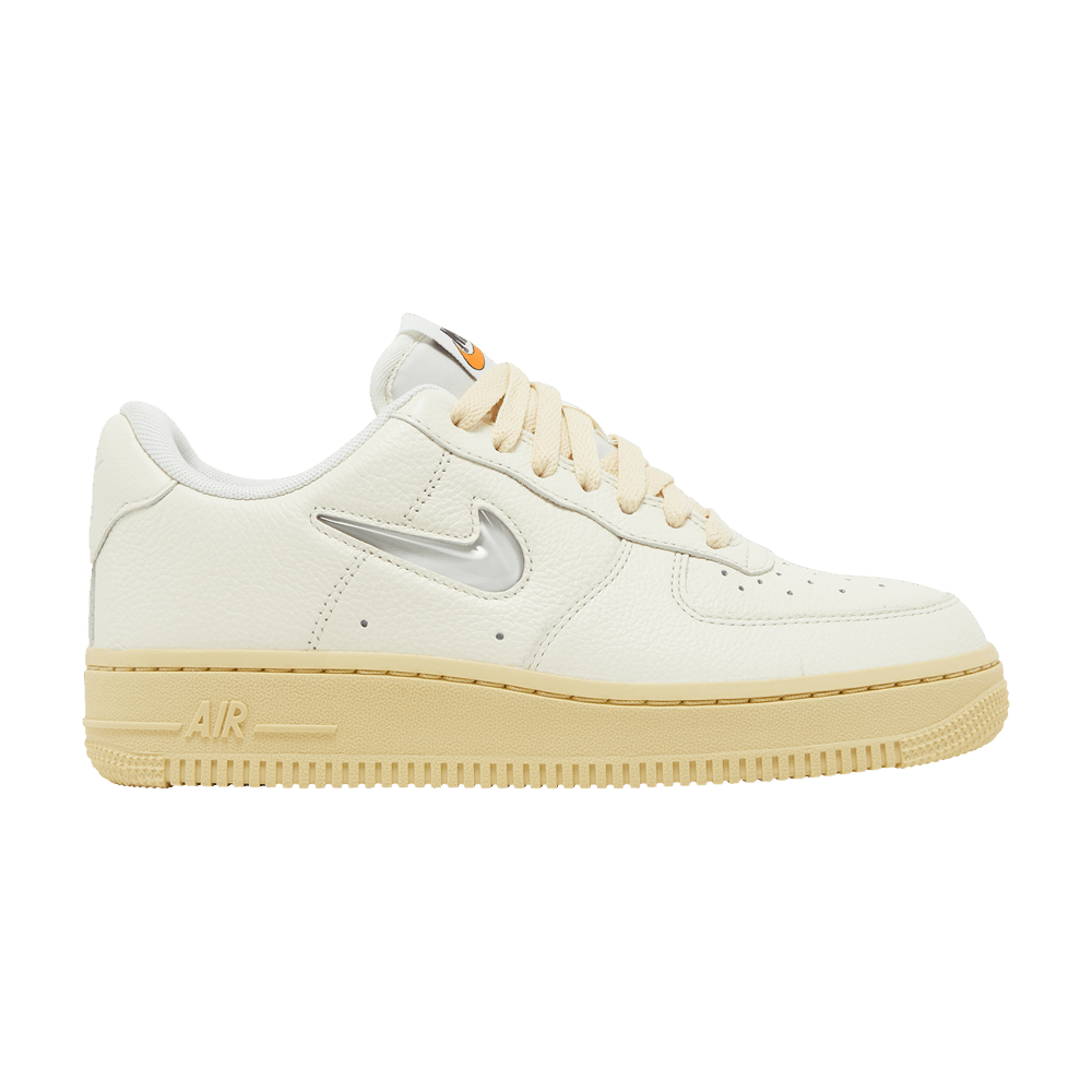 Кроссовки Nike Air Force 1 Low '07 Lx "Certified Fresh" (Женская размерная сетка)