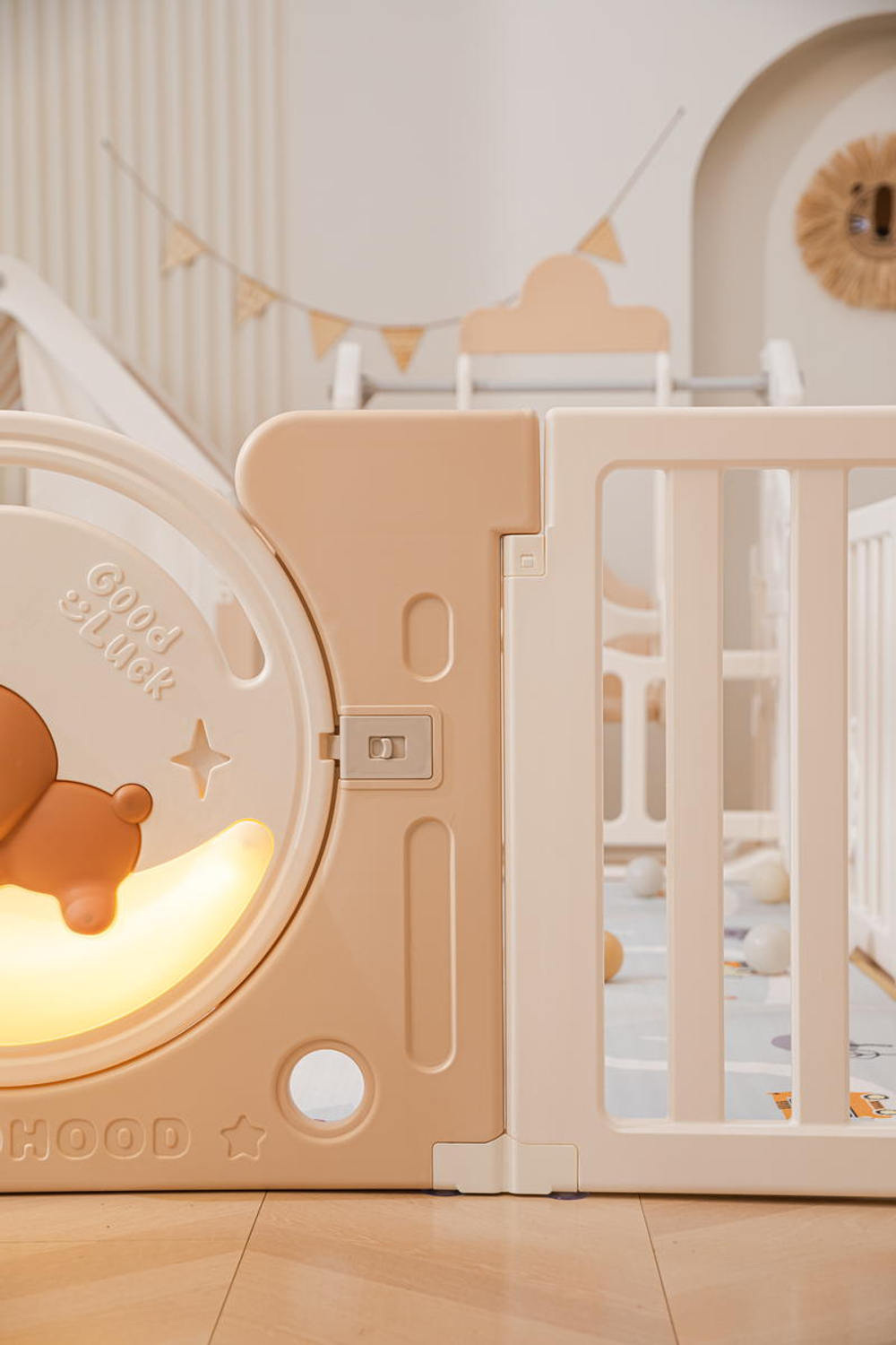 Манеж UNIX Kids DeLuxe House&Storage Camel 180 x 200 см с игровыми аксессуарами