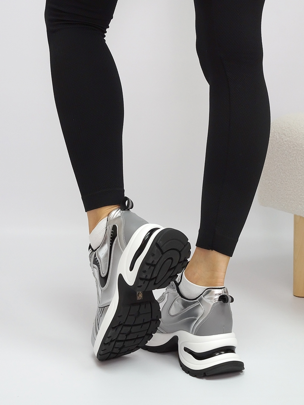 Кроссовки женские демисезонные