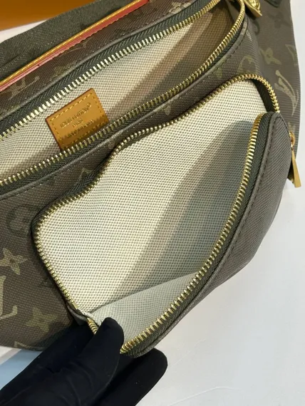 Поясная сумка Louis Vuitton Rush Bumbag