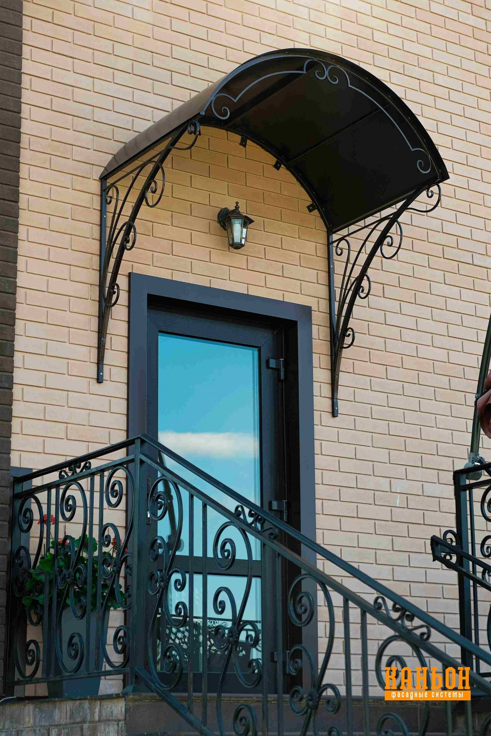 Навесной декоративный камень Каньон, коллекция Гладкий кирпич