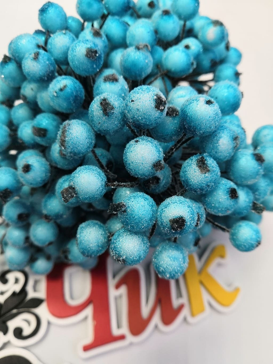 Ягоды в сахаре на проволоке (Аквамарин)