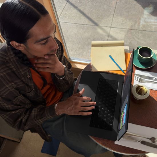 Apple MacBook Pro 14" (M3 10C CPU, 8C GPU, 2023) 8 ГБ, 512 ГБ SSD, «серый космос»