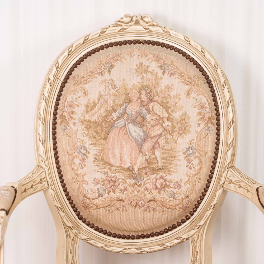 Кресло в стиле Людовика XVI