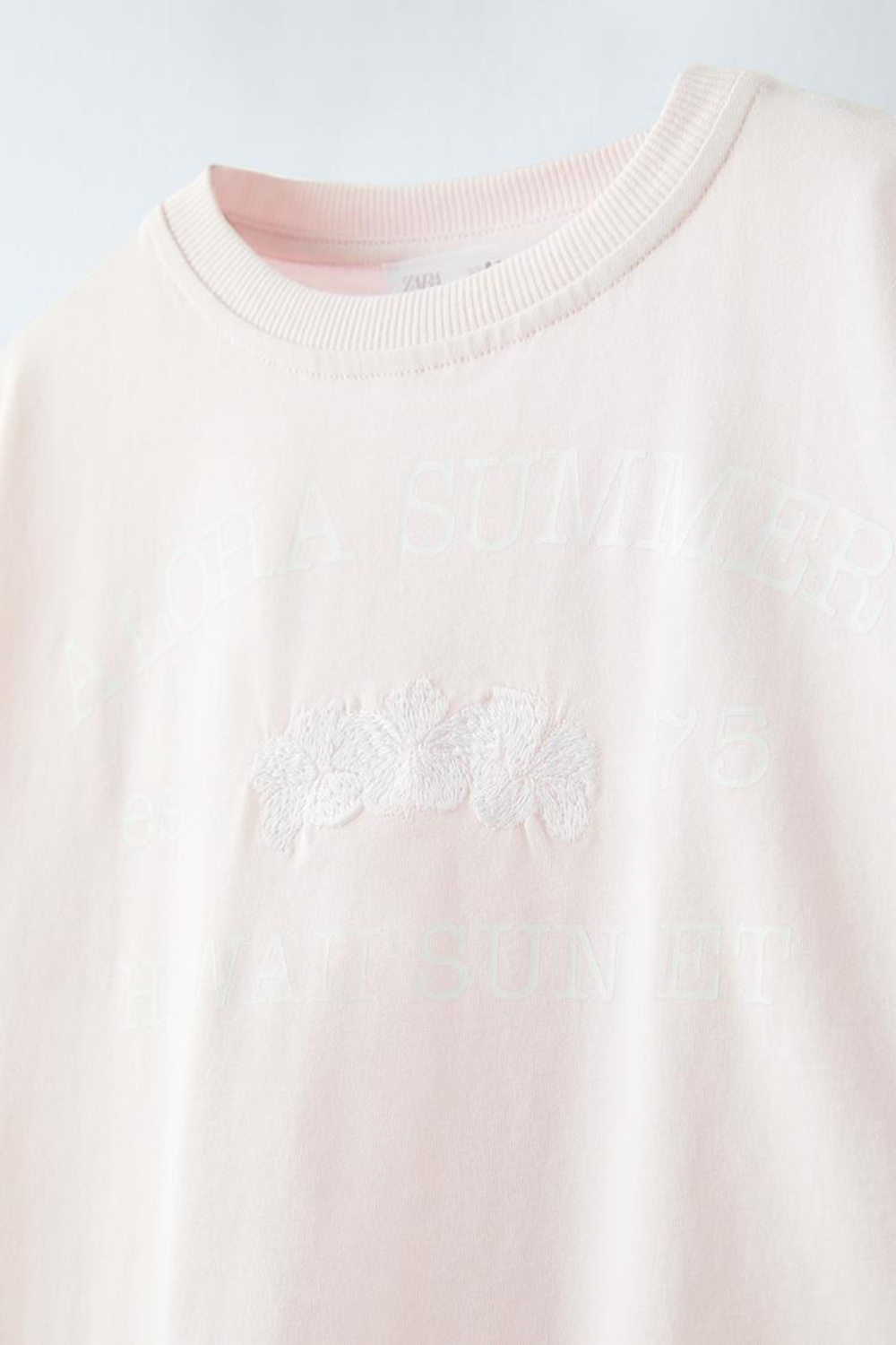 ZARA ФУТБОЛКА С ЦВЕТОЧНОЙ ВЫШИВКОЙ И НАДПИСЬЮ, РОЗОВЫЙ