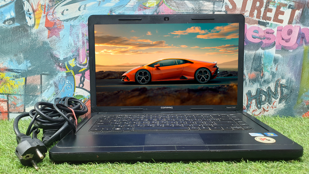 Ноутбук HP  Pentium/4 Gb