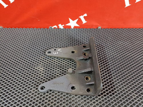 Кронштейн передней пневморессоры